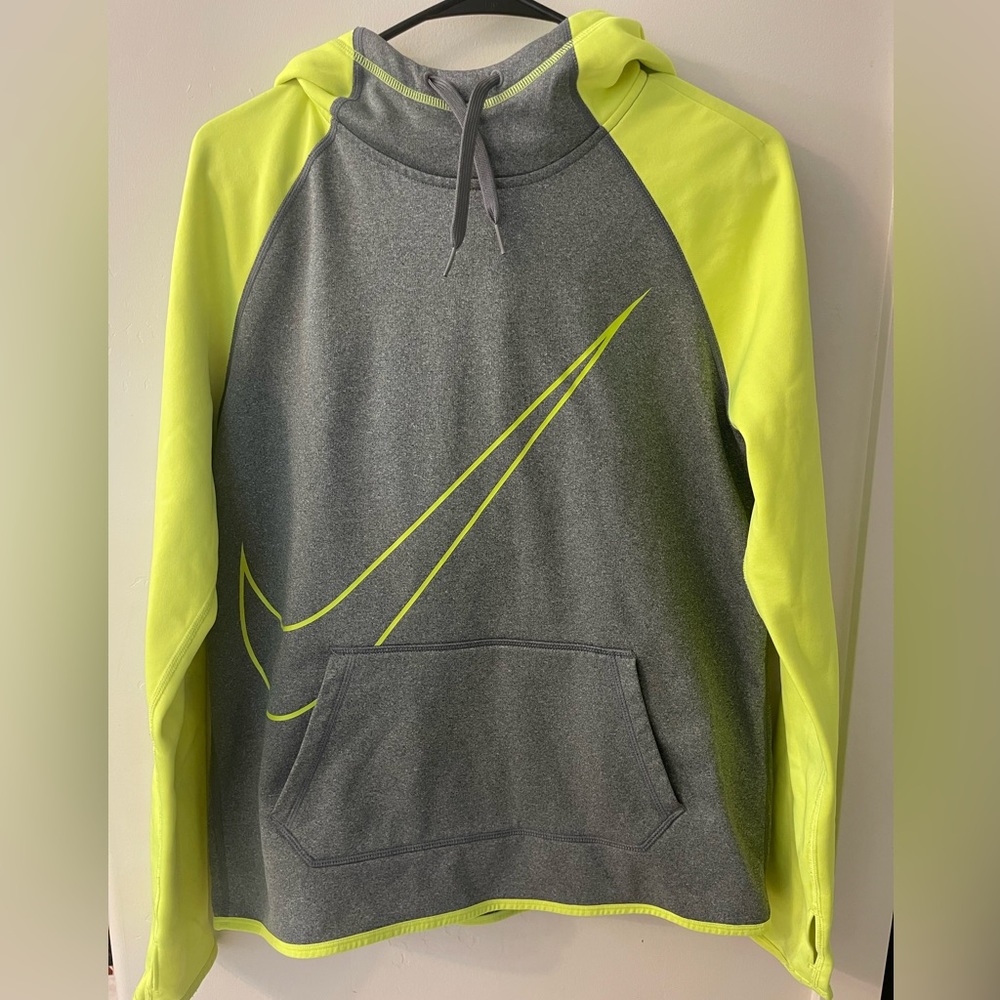Nike dry fit women’s hoodie M